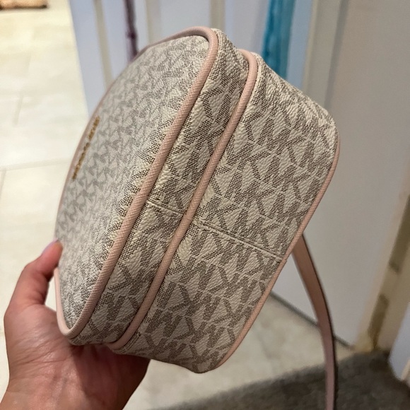 Michael Kors Beige Crossbody Bag - Picture 3 of 8